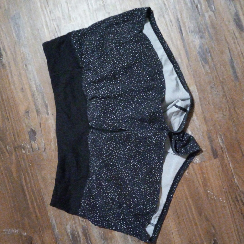 Lululemon speed ups size 8      "luminous splatter "